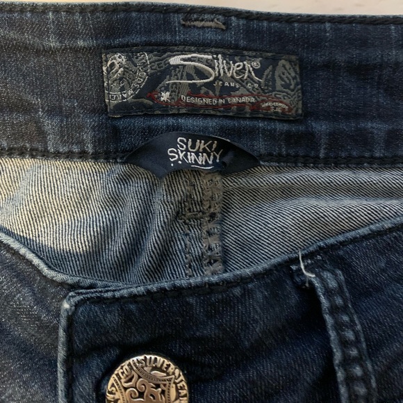 “Silver” dark wash Skinny Jeans, Sz 28 - Picture 3 of 9